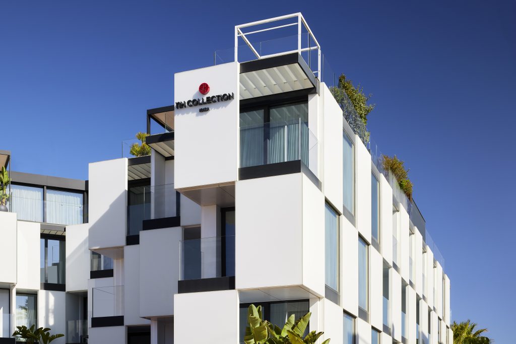 Fachada del hotel NH Collection Ibiza